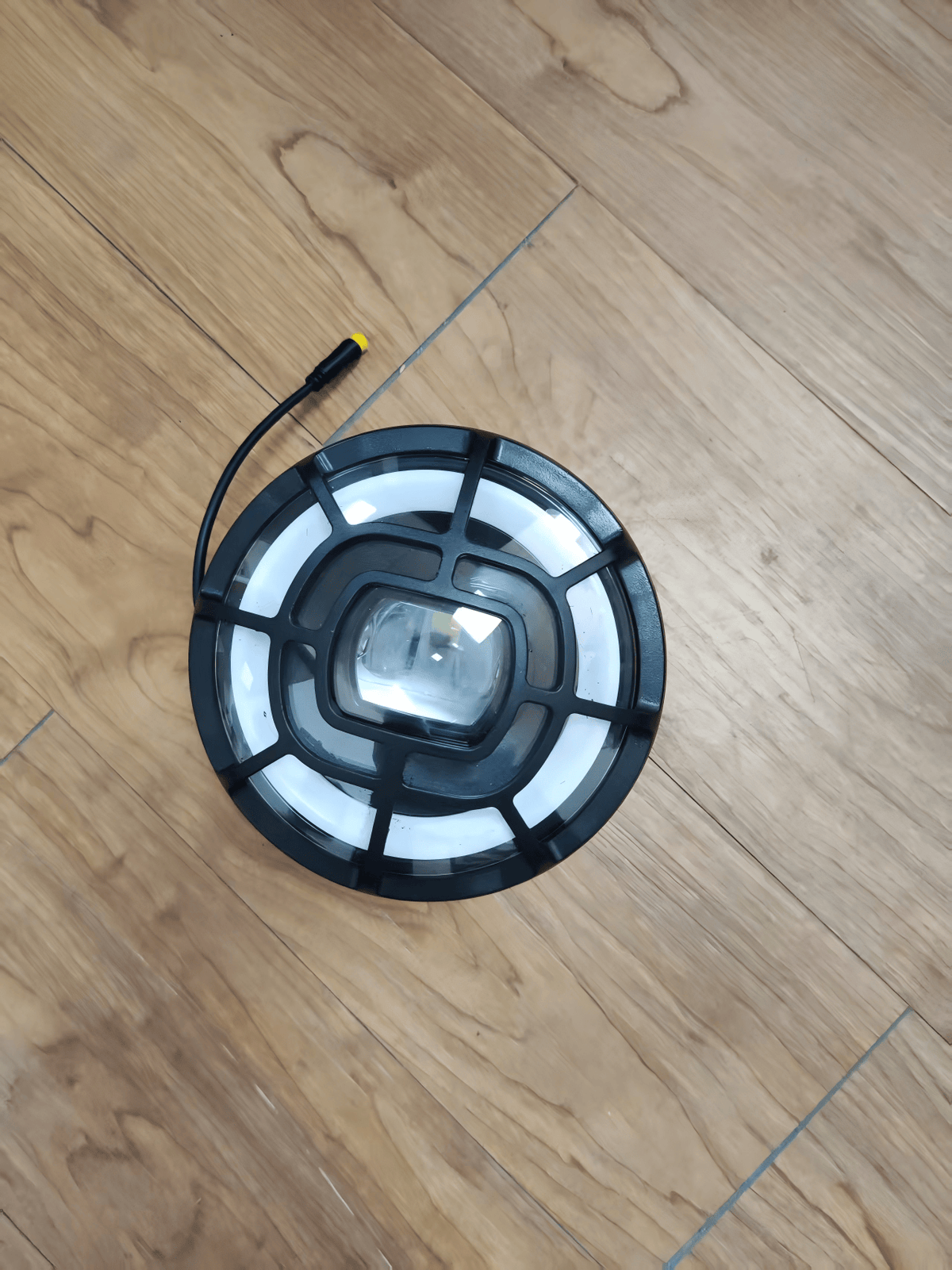 Eilleo SpaceWalk M6 Headlights electric bike.