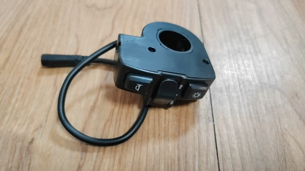 Eilleo SpaceWalk M6 Light Control Switch electric bike.